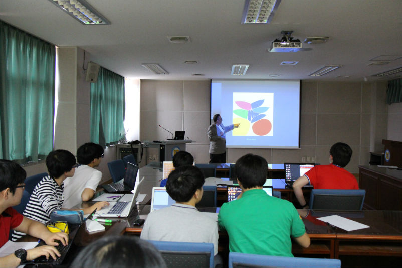 Special&nbsp;lecture&nbsp;on&nbsp;Solving&nbsp;Equations&nbsp;Visually&nbsp;with&nbsp;Polynomiography&nbsp;and&nbsp;Making&nbsp;Art